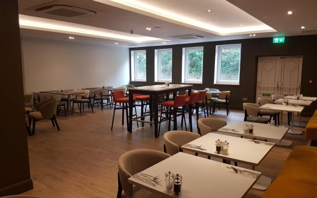 Holiday Inn Luton South - M1 Junction 9