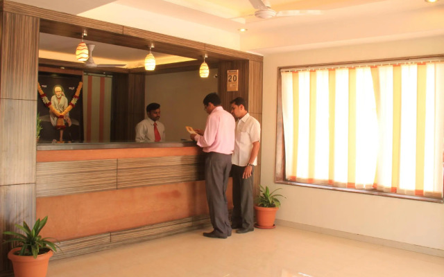Hotel Sai Gurusthan