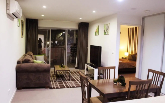 Tranquil, Relaxing Forrest Style Apartment - Braddon CBD