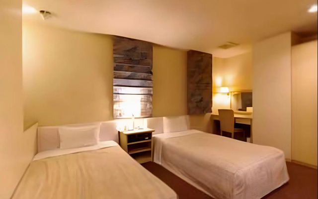 Leo Plaza Hotel