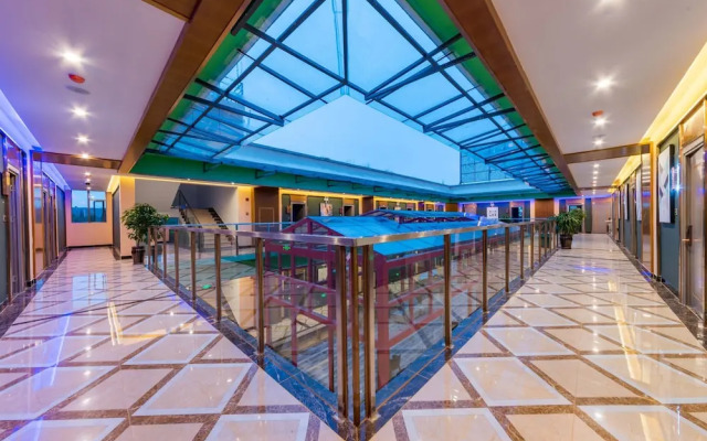 Love Home Theme Hotel Kunming Airport