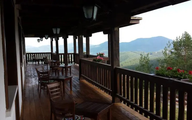 Hadji Boby Guest Inn