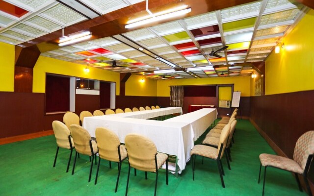 OYO 15468 Hotel Sharda