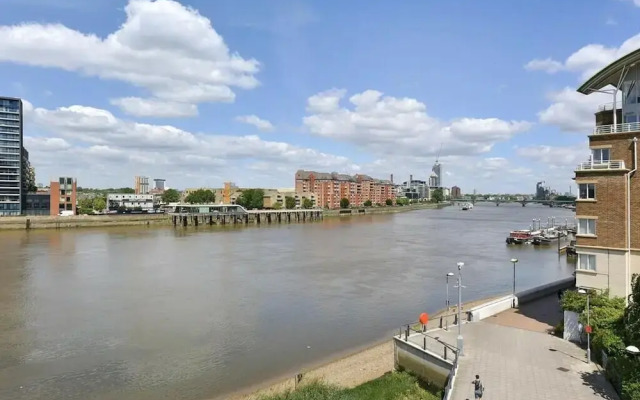 Luxury City Apartment in London Battersea Reach