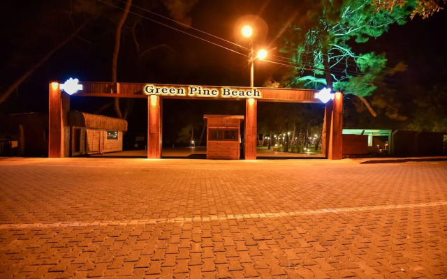 Green Pine Beach & Bungalows