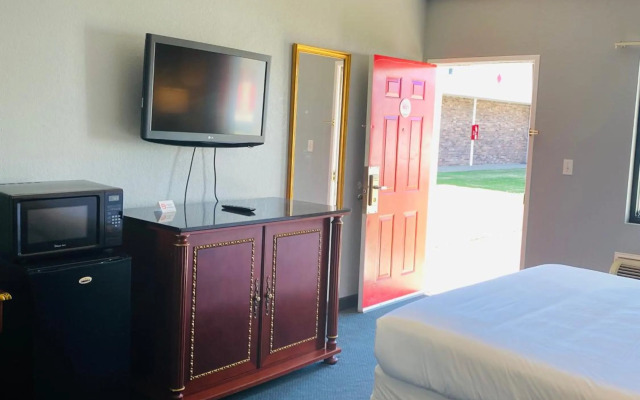 Travelers Place Inn & Suites