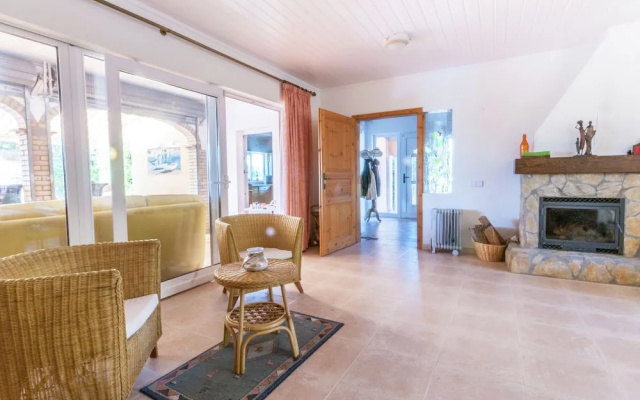 Fantastic Holiday Home With Private Pool at the Port Including a Private Berth - фото 5
