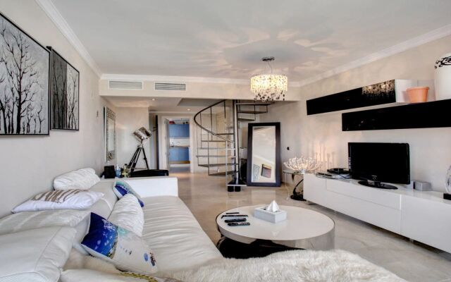 Luxurious Penthouse Puerto Banus