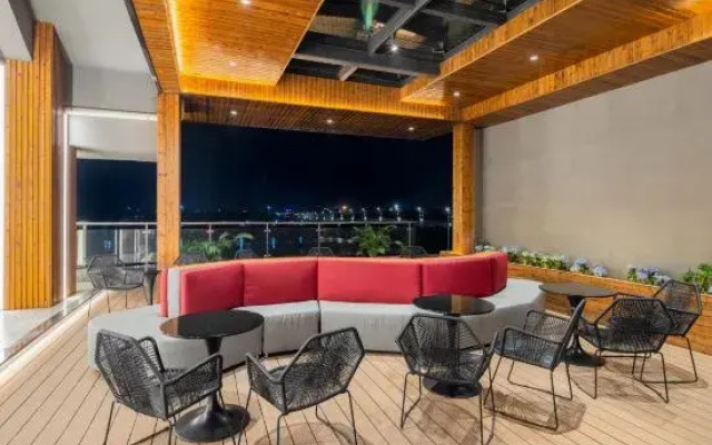 Ibis Styles Hotel (Ruili Jiegao Border Trade Area)