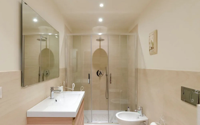 Bright 2BR flat in Rapallo Centre