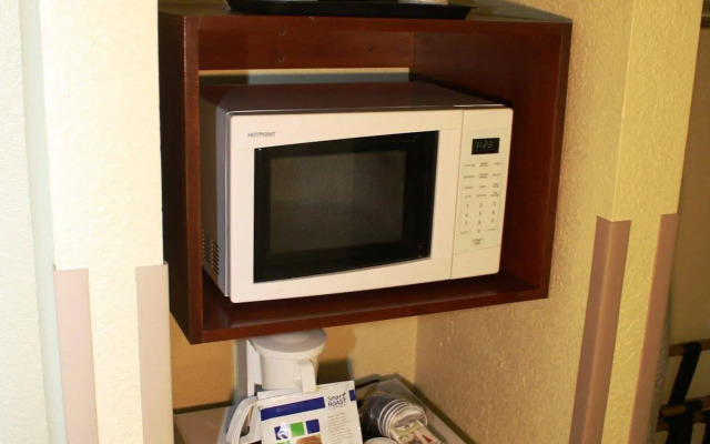 Holiday Inn Express WINFIELD