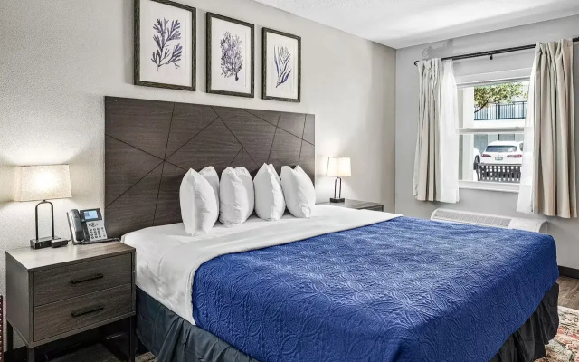 Baymont by Wyndham Ocala Suites