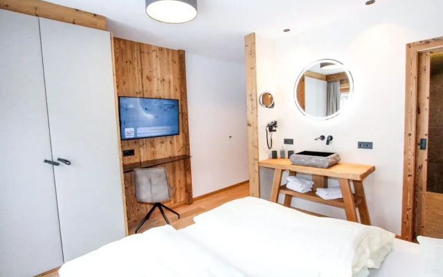 Luxury Chalet Pinzgauer Almhutte in Konigsleiten