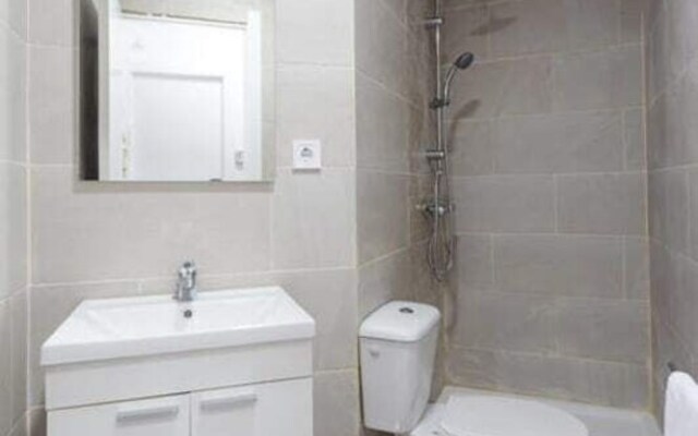 Modern and Charming 3bed Close to Torrassa Metro