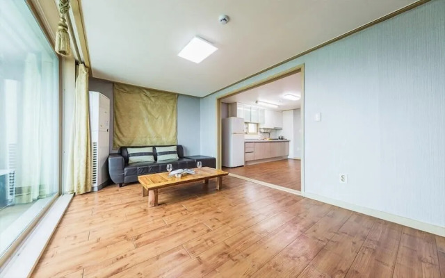 Beach Hill View House