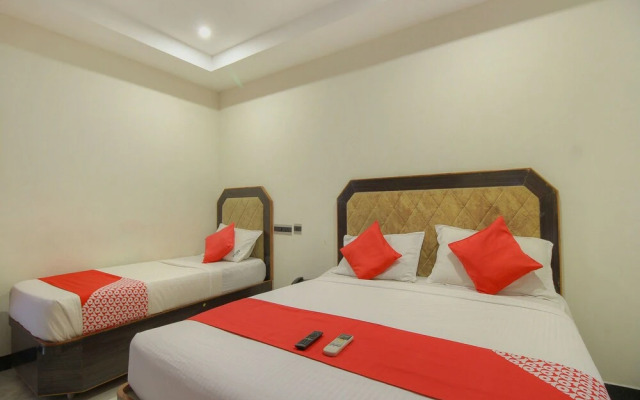 OYO 15948 Hotel Srees