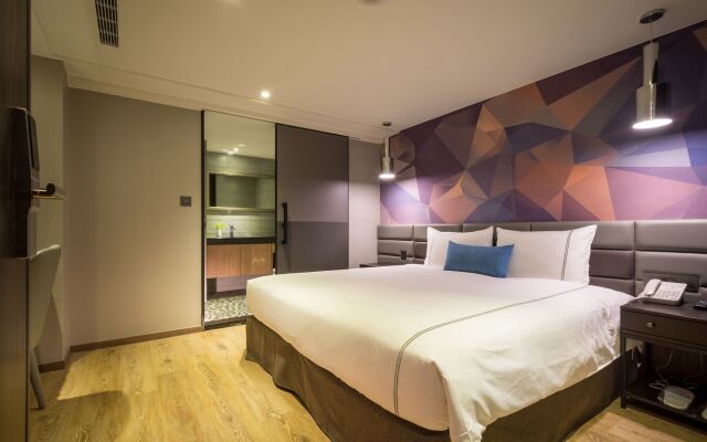 CHECK inn Taichung Wenxin Zhongqing