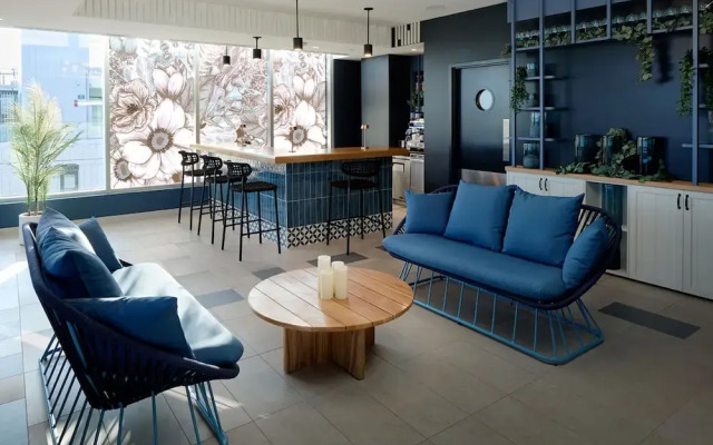 Courtyard By Marriott Montreal Laval