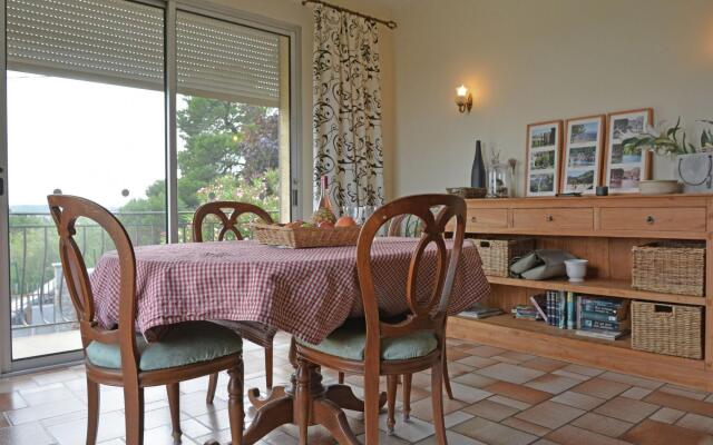 Beautiful Villa in Carcassonne with Shared Pool, Jacuzzi