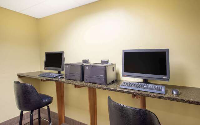 AmericInn by Wyndham Madison West