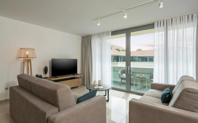 Trianon Luxury Apartments & Suites