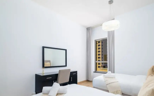 LUX The Premium Dubai Eye View Suite 2