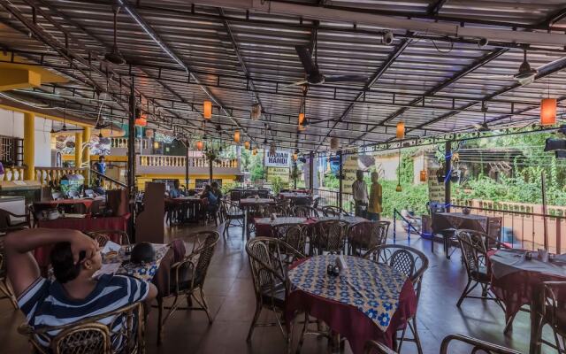 OYO 7273 StayOut near Candolim Beach