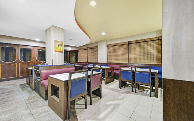 Super OYO Townhouse OAK Hotel Belsons Taj Mahal