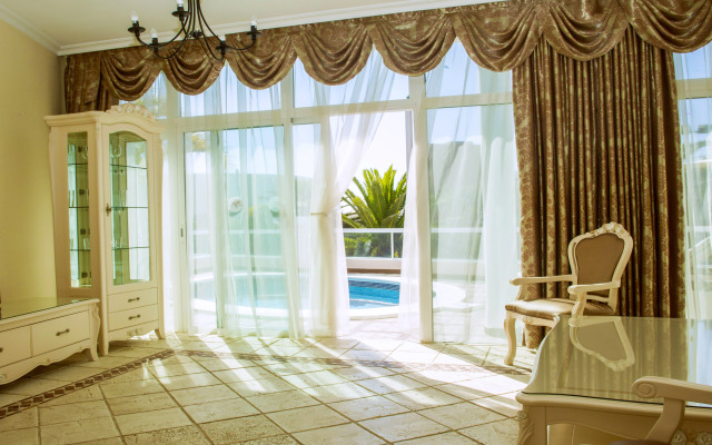 Flamingo Suites Boutique Hotel