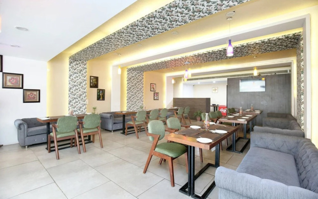 OYO 7100 Hotel Crossroads