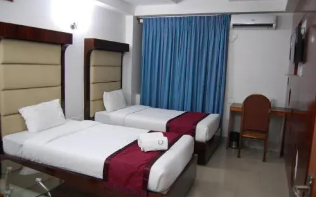 Hotel Monarch Aachal