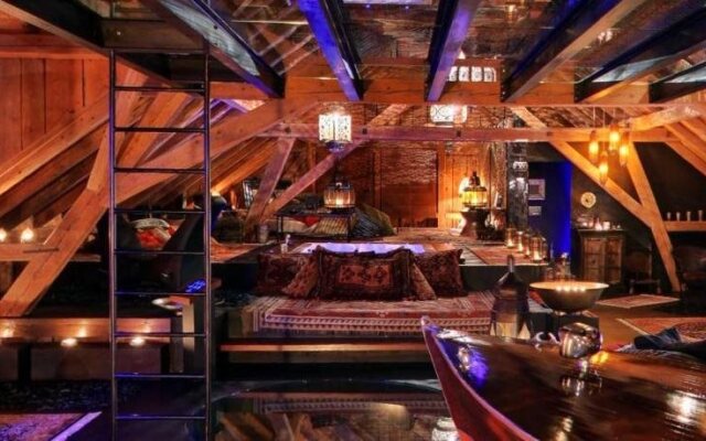 Bijou Hotel / Love and Romance