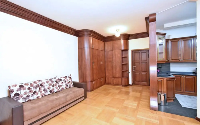 North Ave. apartment by Luxe Group HH777