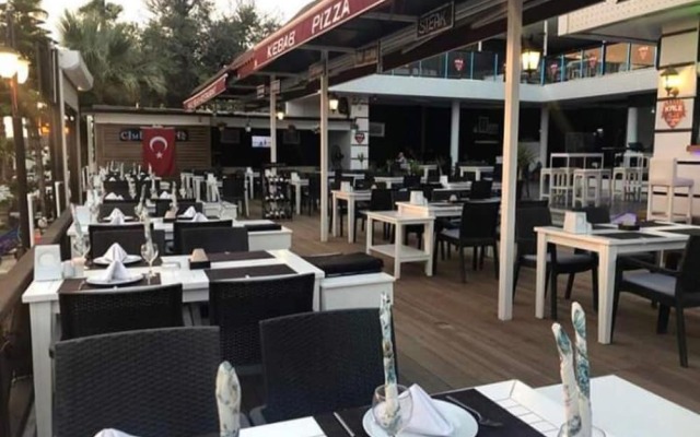 Kalia Beach Hotel Side