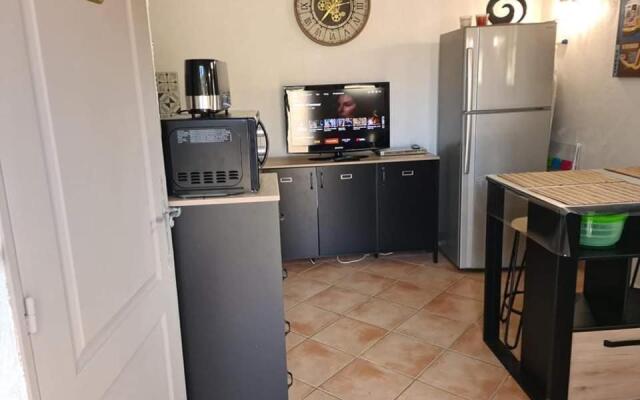 Studio dans villa calme à 15km de Cannes