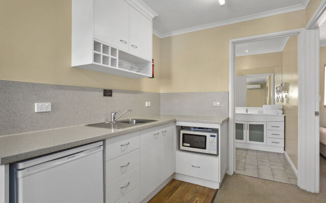Elphin Motel & Serviced Apartments
