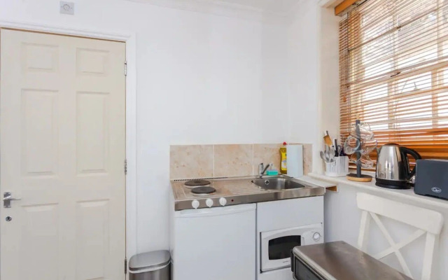 Lovely London Studio Apartment Near Trendy Shoreditch
