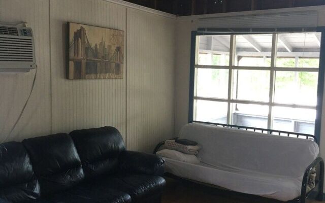 Beachfront at Wasaga Motel and Cottages