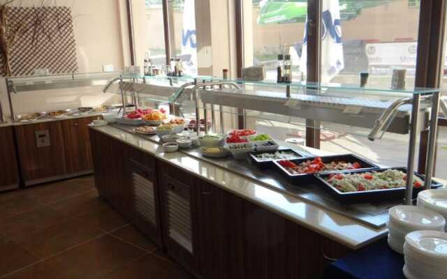 Moreto Seaside Aparthotel
