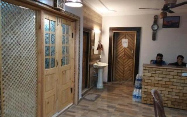 Hotel Kashmir Inn