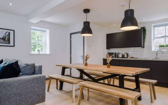 Host Apartments The Roscoe Coach House
