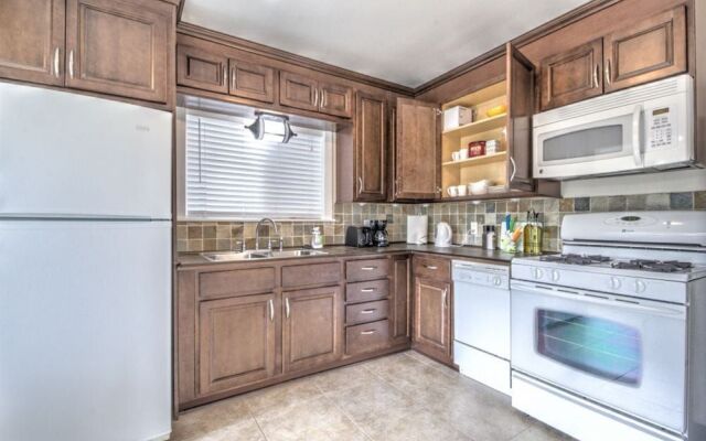 Renovated 2BR Lake View Condo