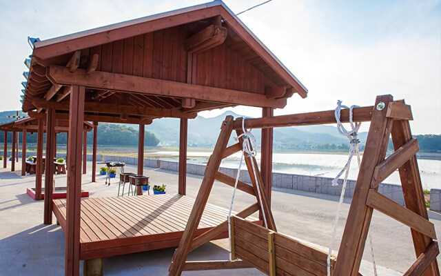 Ganghwado Lakeside & Sky Pension