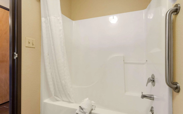 Comfort Inn and Suites Pittsburg
