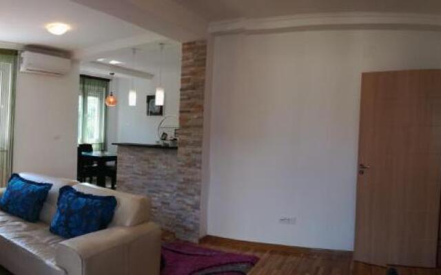 Shumice Apartment
