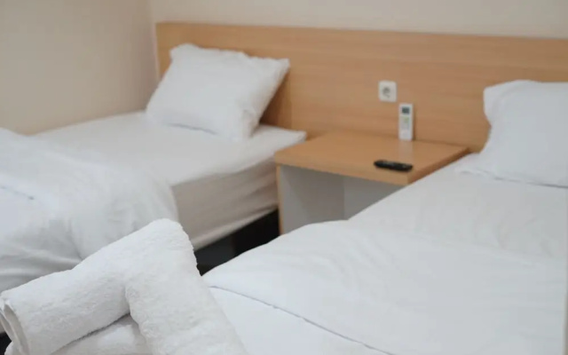 OYO 899 Gold Line Guest House
