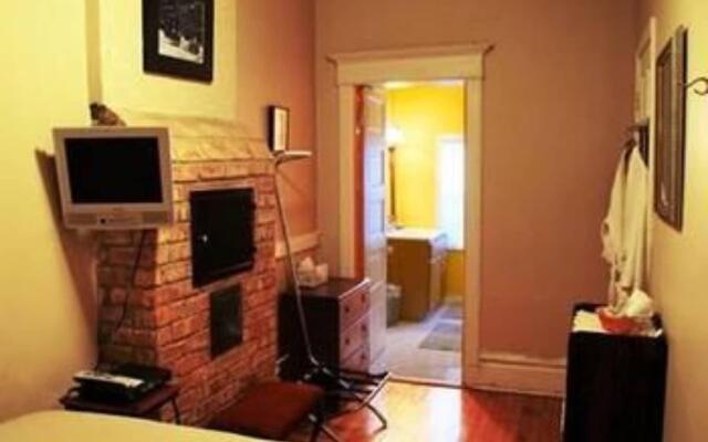Old Chicago Inn