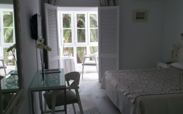 Hostal Alameda