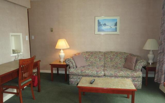 Tropicana Suite Hotel