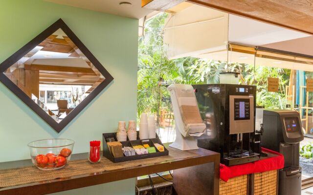 The Bamboo Waikiki 704